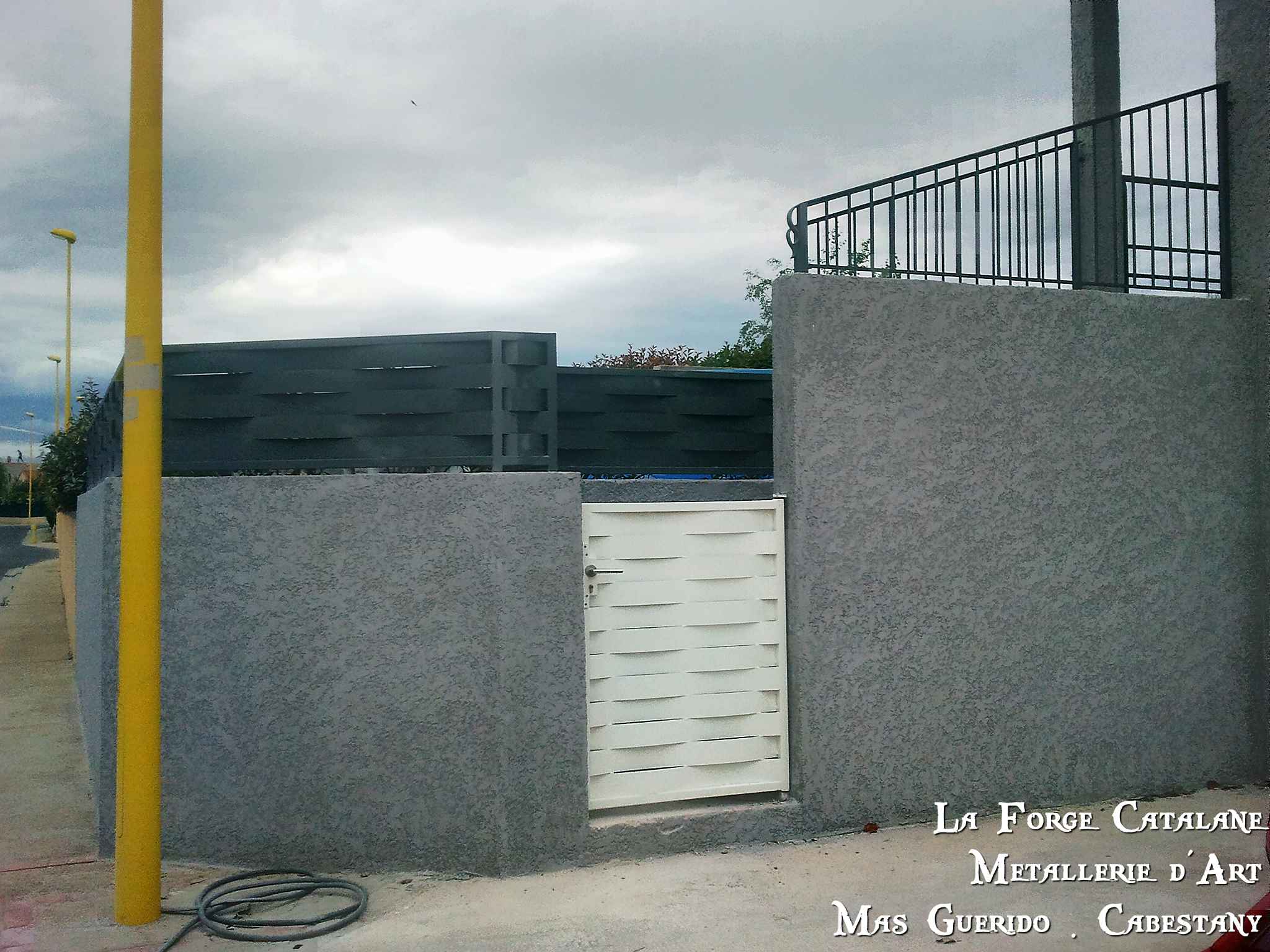 rehausse cloture panneaux lames tole effet vannerie forge catalane 4.jpg